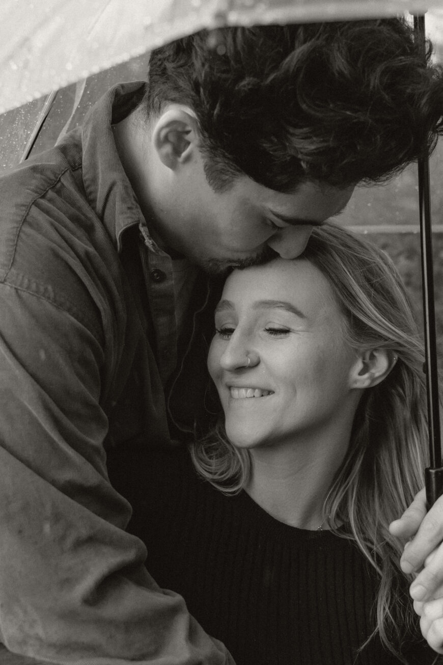 Couple photographed in Amsterdam by Cristiana Sto Photography Couple photographed in Amsterdam by Cristiana Sto Photography in black and white